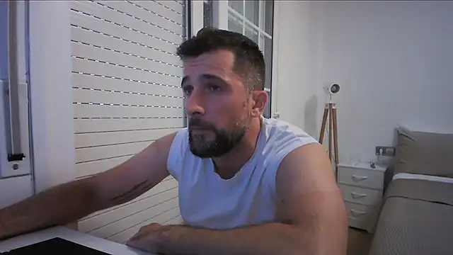 alex877x online show from August 6, 2026, 5:19 pm