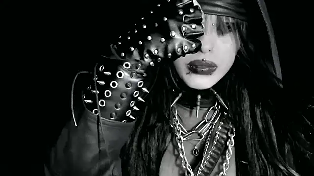 XXIOUX online show from April 2, 2026, 1:02 am