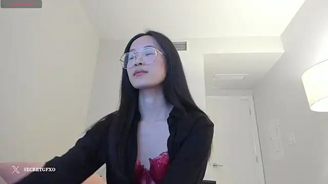 Snapshot of secretgirlfriendxo chatting on December 21, 2024, 5:58 am secretgirlfriendxo online show from December 21, 2024, 5:58 am