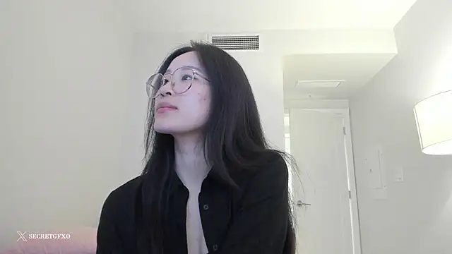 Snapshot of secretgirlfriendxo chatting on March 22, 2025, 8:29 am secretgirlfriendxo online show from March 22, 2025, 8:29 am