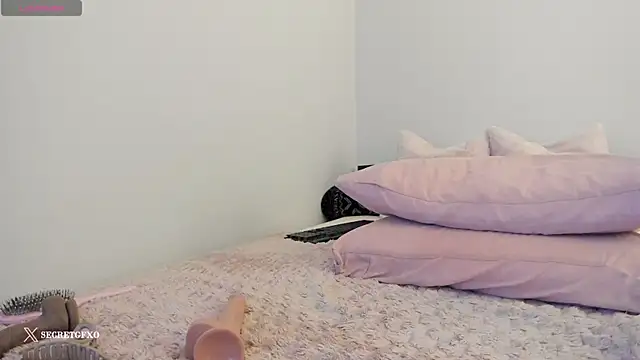 Snapshot of secretgirlfriendxo chatting on February 4, 2025, 8:56 am secretgirlfriendxo online show from February 4, 2025, 8:56 am