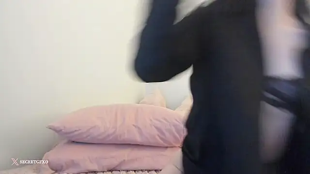 Snapshot of secretgirlfriendxo chatting on February 22, 2025, 2:06 am secretgirlfriendxo online show from February 22, 2025, 2:06 am