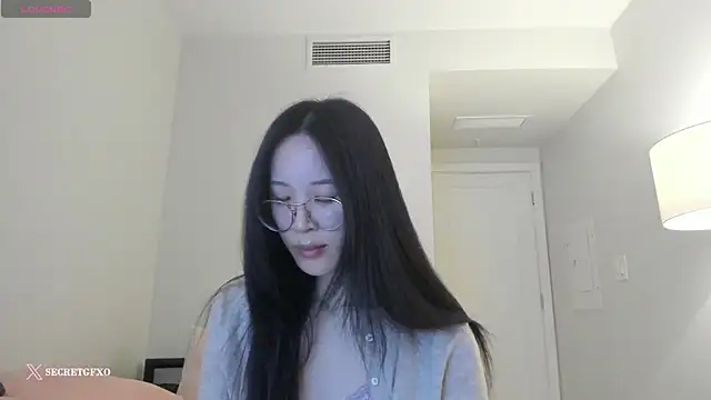 Snapshot of secretgirlfriendxo chatting on February 4, 2025, 5:53 am secretgirlfriendxo online show from February 4, 2025, 5:53 am