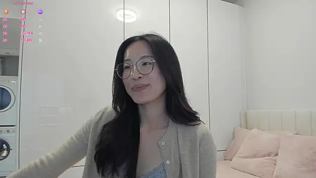 Snapshot of secretgirlfriendxo chatting on October 10, 2025, 1:06 am secretgirlfriendxo online show from October 10, 2025, 1:06 am