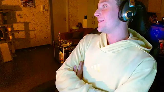 Snapshot of Str8boyy chatting on December 26, 2024, 3:06 am Str8boyy online show from December 26, 2024, 3:06 am