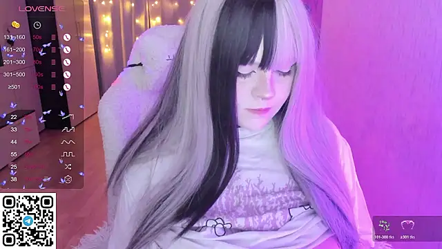 Snapshot of SelenaCute chatting on February 5, 2026, 4:41 am SelenaCute online show from February 5, 2026, 4:41 am