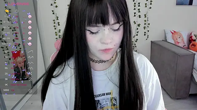 Snapshot of SelenaCute chatting on February 24, 2025, 9:43 am SelenaCute online show from February 24, 2025, 9:43 am