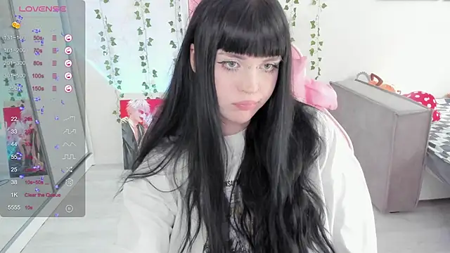 Snapshot of SelenaCute chatting on March 19, 2025, 8:12 am SelenaCute online show from March 19, 2025, 8:12 am