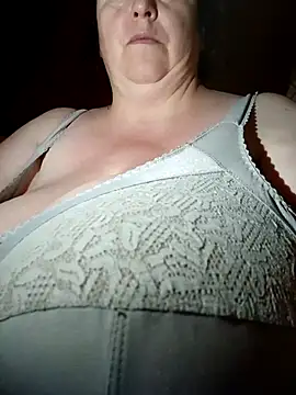 Nataliesbestjuggs online show from March 8, 2025, 3:17 am