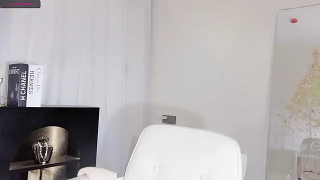 Snapshot of lvy-w chatting on December 15, 2025, 12:33 pm lvy-w online show from December 15, 2025, 12:33 pm