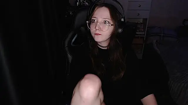 AmeliaKamishiro online show from November 30, 2025, 1:01 pm