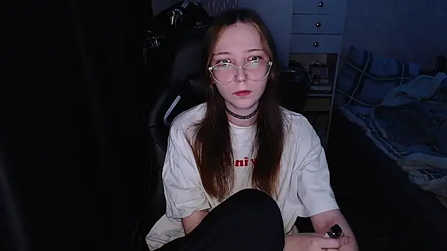 AmeliaKamishiro online show from November 28, 2025, 4:12 am