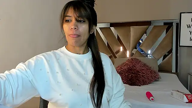 Snapshot of sharlott18 chatting on December 22, 2024, 10:28 am sharlott18 online show from December 22, 2024, 10:28 am