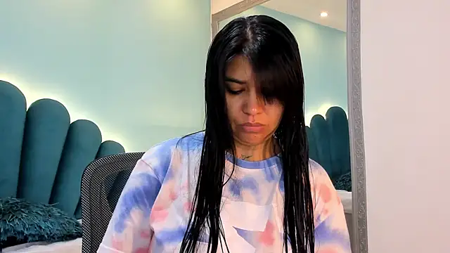 Snapshot of sharlott18 chatting on November 17, 2025, 12:53 pm sharlott18 online show from November 17, 2025, 12:53 pm