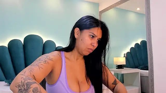 Snapshot of sharlott18 chatting on November 11, 2025, 12:44 pm sharlott18 online show from November 11, 2025, 12:44 pm