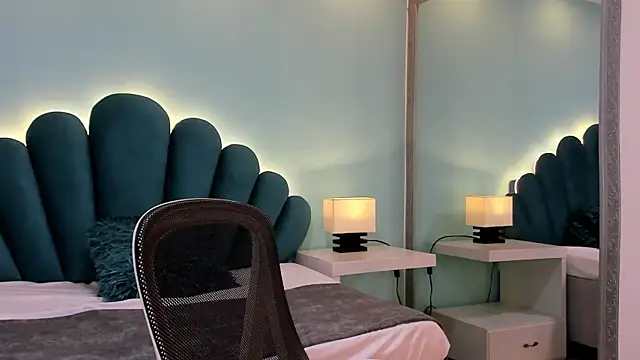 Snapshot of sharlott18 chatting on October 13, 2025, 11:45 am sharlott18 online show from October 13, 2025, 11:45 am