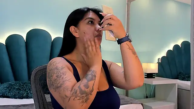 Snapshot of sharlott18 chatting on November 2, 2025, 12:10 pm sharlott18 online show from November 2, 2025, 12:10 pm