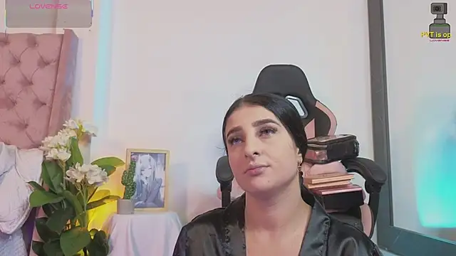  Linoshka 1 online show from February 20, 2026, 8:33 pm