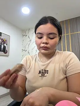 IsabellaAllen online show from July 3, 2026, 8:37 pm