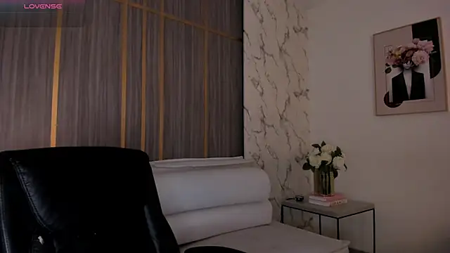 IsabellaAllen online show from July 17, 2026, 11:24 pm