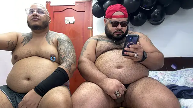 Snapshot of Latino_bigcock chatting on November 4, 2025, 11:19 pm Latino bigcock online show from November 4, 2025, 11:19 pm