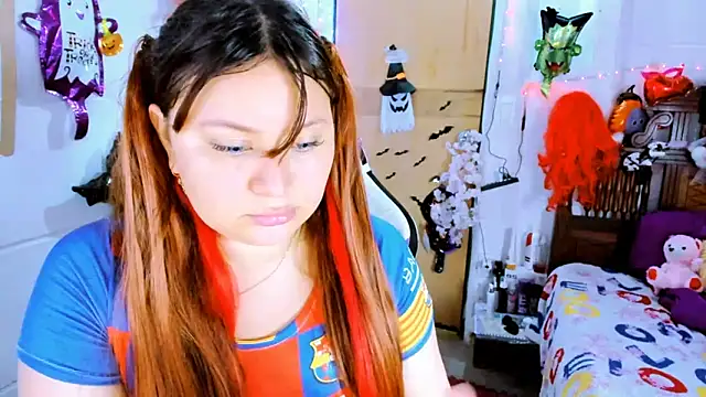 SofiaOlivares online show from October 10, 2025, 5:36 pm