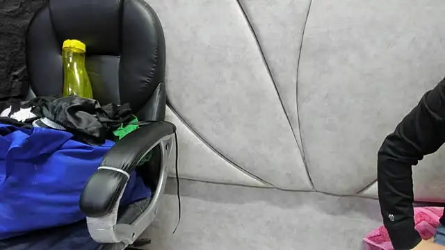 HornySlut69  online show from March 2, 2026, 12:33 am