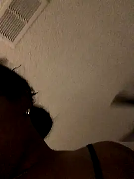 Snapshot of SweetHoneyBunz chatting on January 6, 2026, 11:20 pm SweetHoneyBunz online show from January 6, 2026, 11:20 pm