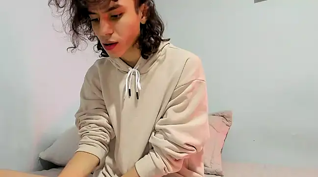 Snapshot of imcoltonalvin chatting on January 10, 2025, 2:14 am imcoltonalvin online show from January 10, 2025, 2:14 am