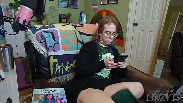 Linzy 19 online show from March 12, 2025, 2:12 pm