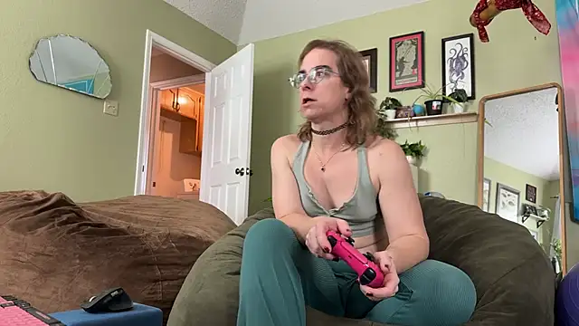 Linzy 19 online show from February 10, 2026, 8:19 pm