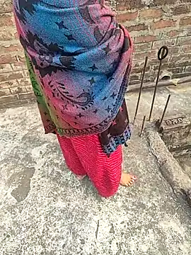 COUPLLE VILLAGE online show from November 22, 2025, 3:27 am