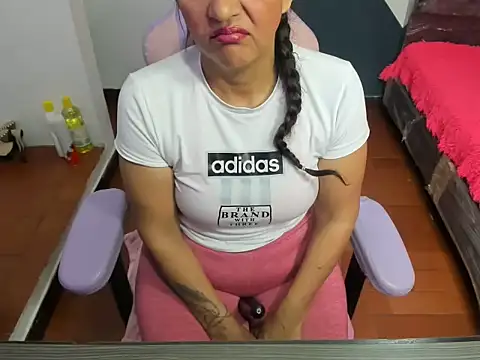 Snapshot of daleska_ayala_1 chatting on September 19, 2025, 4:11 pm daleska ayala 1 online show from September 19, 2025, 4:11 pm