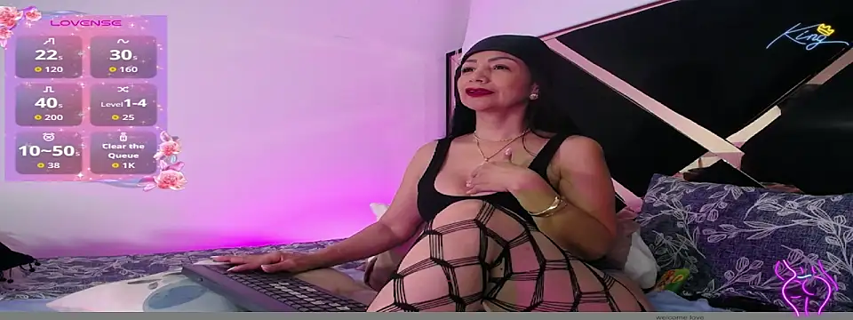 Snapshot of EVA45LOVES chatting on February 3, 2026, 11:15 am EVA45LOVES online show from February 3, 2026, 11:15 am