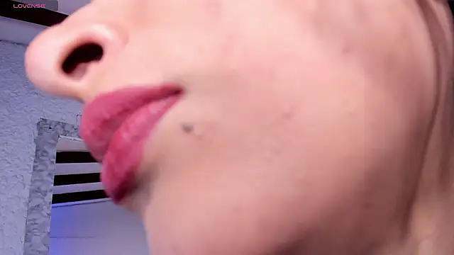 Alizon 1 online show from October 7, 2025, 7:37 pm