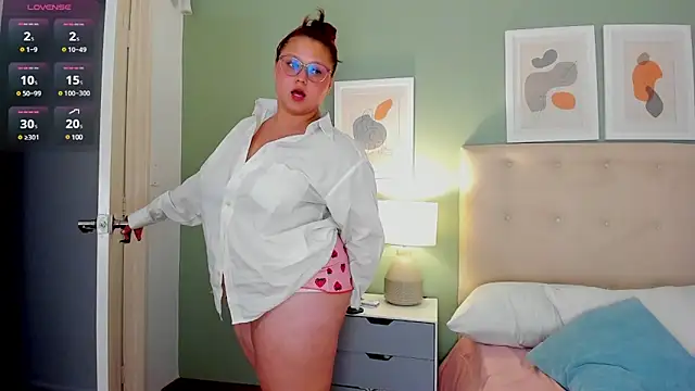 YuliCardona  online show from February 8, 2025, 9:04 pm