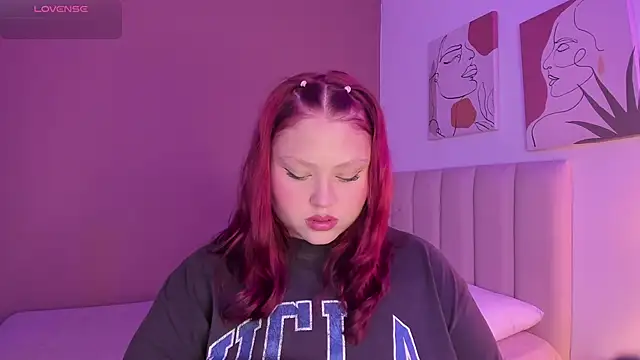 Snapshot of YuliCardona_ chatting on October 10, 2025, 9:04 pm YuliCardona online show from October 10, 2025, 9:04 pm