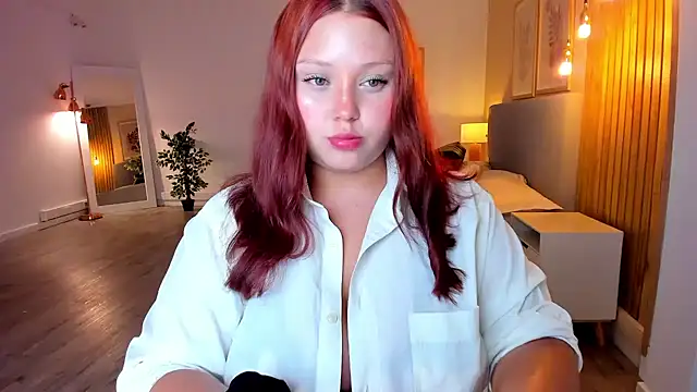 YuliCardona  online show from February 3, 2025, 9:18 pm