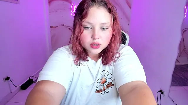 Snapshot of YuliCardona_ chatting on November 15, 2025, 5:28 pm YuliCardona online show from November 15, 2025, 5:28 pm