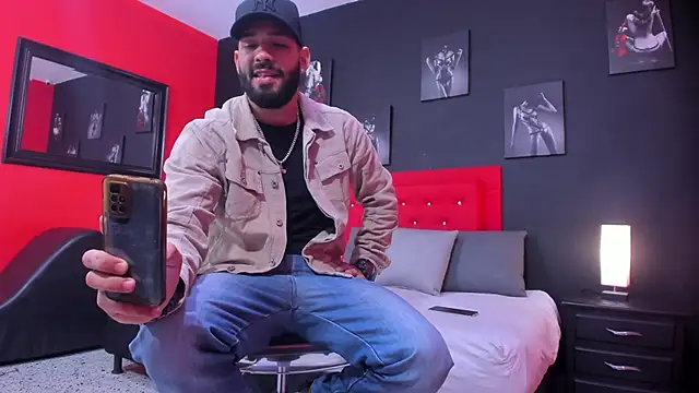 Snapshot of Thiagogomez chatting on November 6, 2025, 12:31 pm Thiagogomez online show from November 6, 2025, 12:31 pm