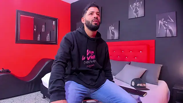 Snapshot of Thiagogomez chatting on October 27, 2025, 12:28 pm Thiagogomez online show from October 27, 2025, 12:28 pm