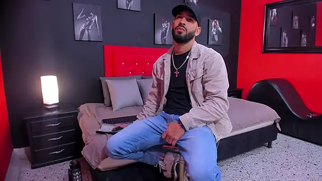 Snapshot of Thiagogomez chatting on November 22, 2025, 12:26 pm Thiagogomez online show from November 22, 2025, 12:26 pm