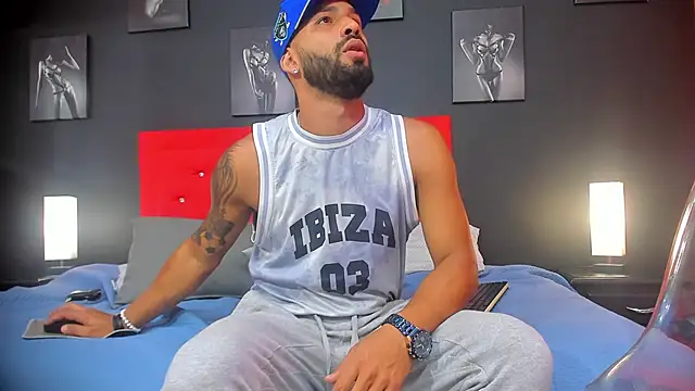 Snapshot of Thiagogomez chatting on February 21, 2025, 12:27 pm Thiagogomez online show from February 21, 2025, 12:27 pm