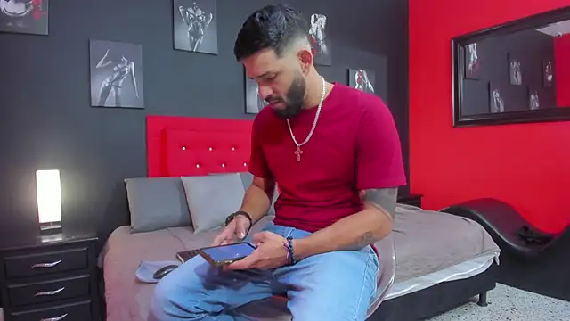 Snapshot of Thiagogomez chatting on October 17, 2025, 12:29 pm Thiagogomez online show from October 17, 2025, 12:29 pm