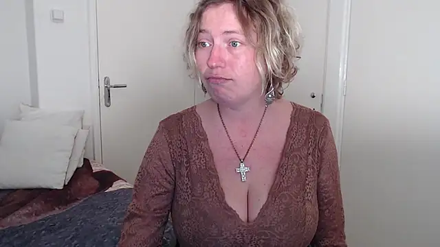 cumfun online show from February 6, 2026, 8:43 am