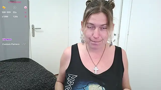 cumfun online show from December 4, 2025, 1:32 pm