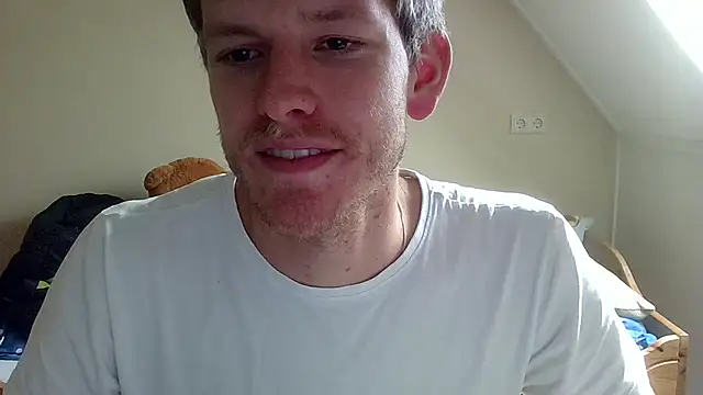 Snapshot of Love_Bert chatting on October 12, 2025, 12:17 pm Love Bert online show from October 12, 2025, 12:17 pm