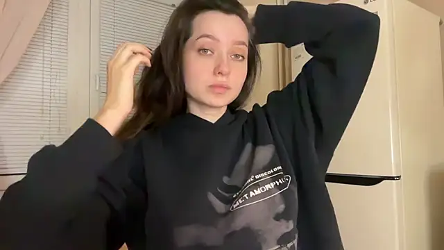 Snapshot of _liatris_ chatting on October 3, 2025, 3:35 pm liatris online show from October 3, 2025, 3:35 pm