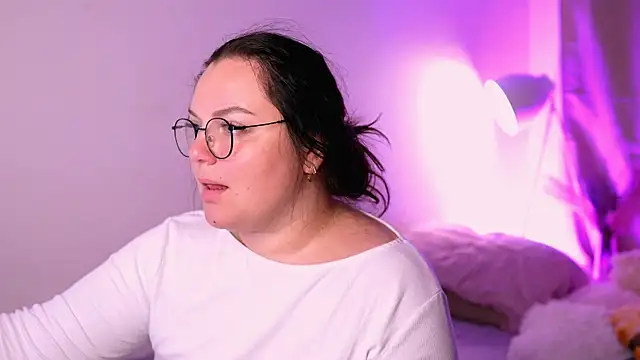 ameliaminkx online show from November 6, 2025, 3:32 am