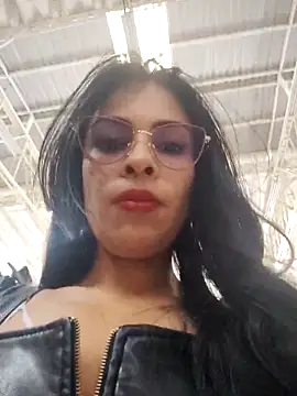 Snapshot of Astrid-- chatting on November 21, 2025, 7:35 pm Astrid-- online show from November 21, 2025, 7:35 pm